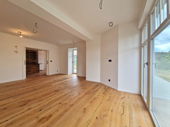 Pronájem kancelářských prostor 676 m², Praha 4 - Braník