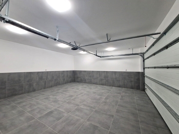 Pronájem kancelářských prostor 676 m², Praha 4 - Braník