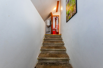 39. Schody do 3. NP - Prodej domu 294 m², Praha 5 - Radotín