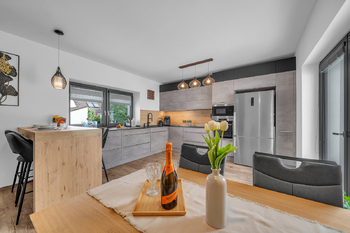 Prodej domu 285 m², Křenice