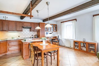 Prodej domu 260 m², Kameničná