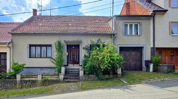 Pohled na dům - Prodej pozemku 1353 m², Račice-Pístovice