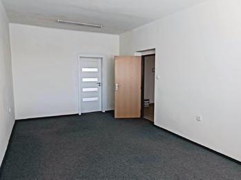 Každá z kanceláří má 18 m2 - Pronájem kancelářských prostor 36 m², Tábor