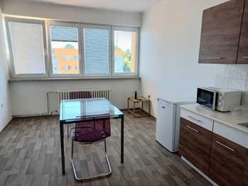 Z kuchyňky. - Pronájem kancelářských prostor 36 m², Tábor