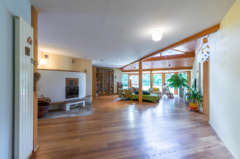 obývací pokoj srdce domu - Prodej domu 290 m², Kostelec nad Labem