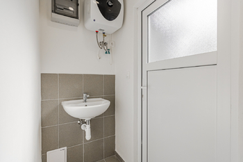 Pronájem jiných prostor 25 m², Braškov
