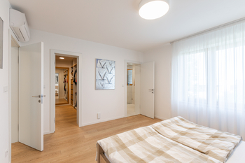 Ložnice - Pronájem domu 350 m², Praha 6 - Ruzyně