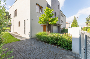 Zahrada - Pronájem domu 350 m², Praha 6 - Ruzyně