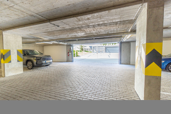 Pronájem garážového stání, Praha 9 - Střížkov