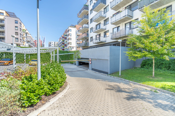 Pronájem garážového stání, Praha 9 - Střížkov