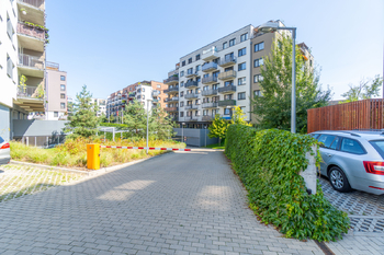 Pronájem garážového stání, Praha 9 - Střížkov