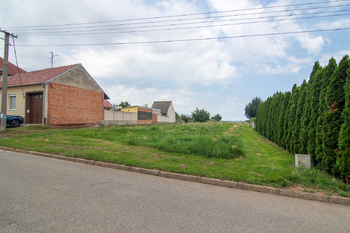 Prodej pozemku 5225 m², Moravská Nová Ves