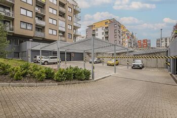 Prodej garážového stání 12 m², Praha 9 - Střížkov