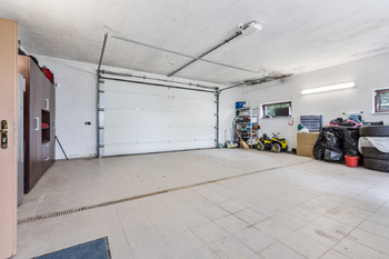 Prodej zemědělského objektu 900 m², Nová Role