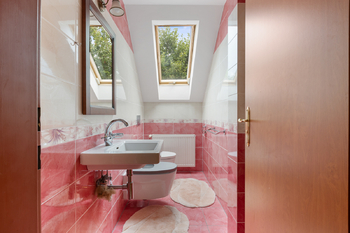 Prodej zemědělského objektu 900 m², Nová Role