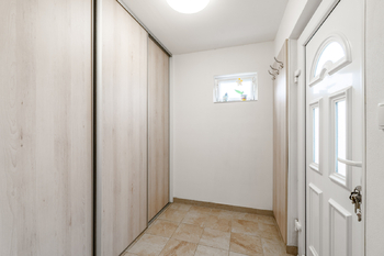 Pronájem domu 100 m², Hostouň