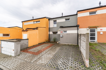 Pronájem domu 100 m², Hostouň
