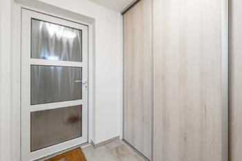 Pronájem domu 100 m², Hostouň