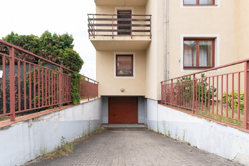 sklep Jesenice - Prodej bytu 3+kk v osobním vlastnictví 91 m², Jesenice