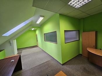 Prodej obchodních prostor 687 m², Chrudim