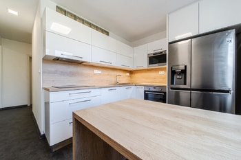 Kuchyně - Prodej bytu 3+1 v osobním vlastnictví 76 m², Ostrava 