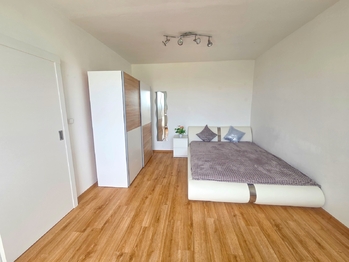 ložnice - Prodej bytu 2+kk v družstevním vlastnictví 42 m², České Budějovice