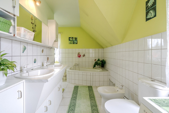 koupelna  - Prodej domu 130 m², Varnsdorf