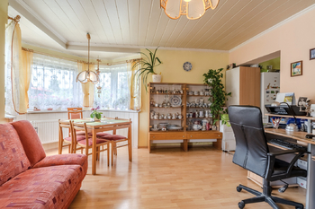 obývací a jídelní část - Prodej domu 130 m², Varnsdorf