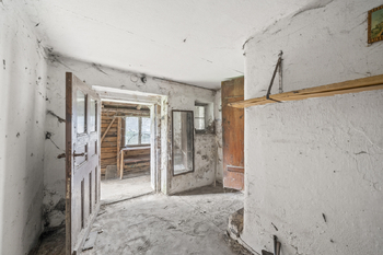 vedlejší stavba - roubenka - Prodej domu 130 m², Pilníkov