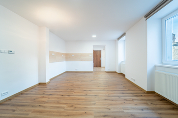 Obývací pokoj s kuchyňským koutem - Pronájem bytu 2+kk v osobním vlastnictví 53 m², Kutná Hora