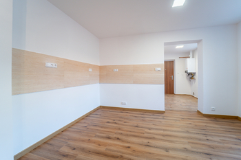 Obývací pokoj s kuchyňským koutem - Pronájem bytu 2+kk v osobním vlastnictví 53 m², Kutná Hora