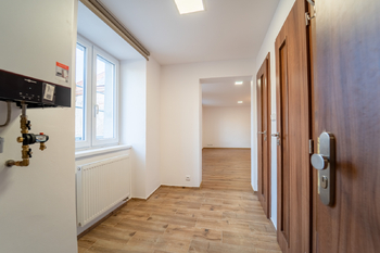 Vstupní prostor bytu - Pronájem bytu 2+kk v osobním vlastnictví 53 m², Kutná Hora