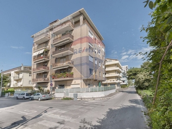 Prodej bytu 6 a více v osobním vlastnictví 232 m², Montesilvano