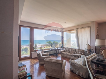 Prodej bytu 6 a více v osobním vlastnictví 232 m², Montesilvano