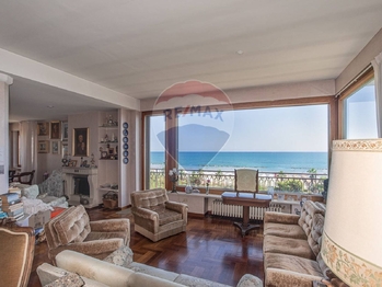 Prodej bytu 6 a více v osobním vlastnictví 232 m², Montesilvano