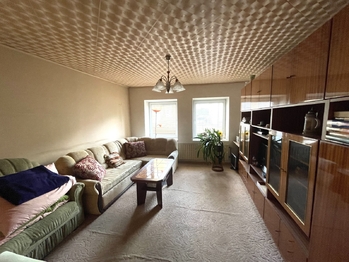 obývací pokoj - Prodej domu 190 m², Míškovice