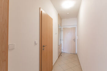 Pronájem bytu 1+kk v osobním vlastnictví 32 m², Praha 5 - Zličín