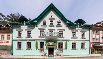čelní pohled na hotel Hawel - Prodej ubytovacího zařízení 832 m², Hřensko 