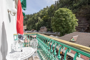 Balkon u obývacího pokoje - Prodej ubytovacího zařízení 832 m², Hřensko