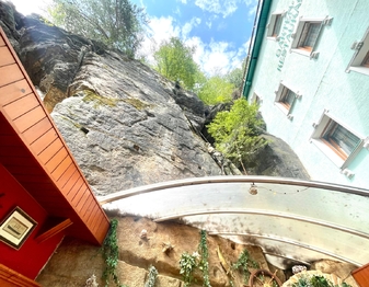 výhled po otevření střechy zimní zahrady - Prodej ubytovacího zařízení 832 m², Hřensko