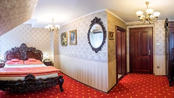 Červený pokoj - Prodej ubytovacího zařízení 832 m², Hřensko