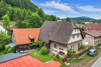 Rodinný dům, Machov - pohled na dům - Prodej chaty / chalupy 110 m², Machov 