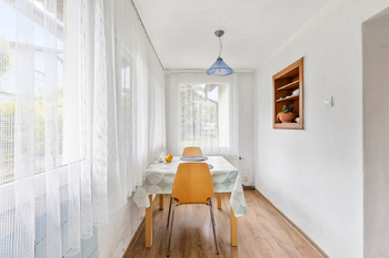 Prodej pozemku 692 m², Dobřejovice