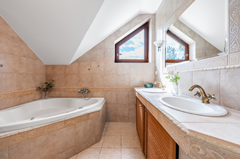 Prodej domu 154 m², Pětihosty