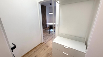 Předsíň - Pronájem bytu 2+kk v osobním vlastnictví 40 m², Praha 9 - Horní Počernice