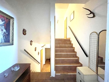 vstup do 2.NP - Prodej domu 400 m², Křimov
