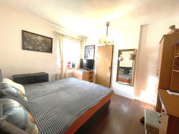 pokoj v 1.NP - Prodej domu 400 m², Křimov