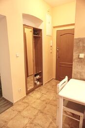 Předsíň - Pronájem bytu 1+1 v osobním vlastnictví 32 m², Znojmo