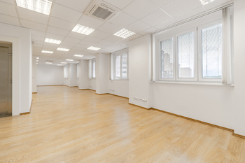 Pronájem kancelářských prostor 156 m², Praha 4 - Nusle
