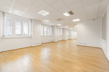 Pronájem kancelářských prostor 156 m², Praha 4 - Nusle